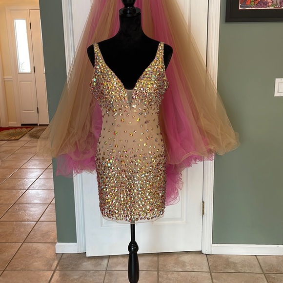 Sherri Hill Nude Pink short cocktail with detachable tulle skirt. - Picture 11 of 17